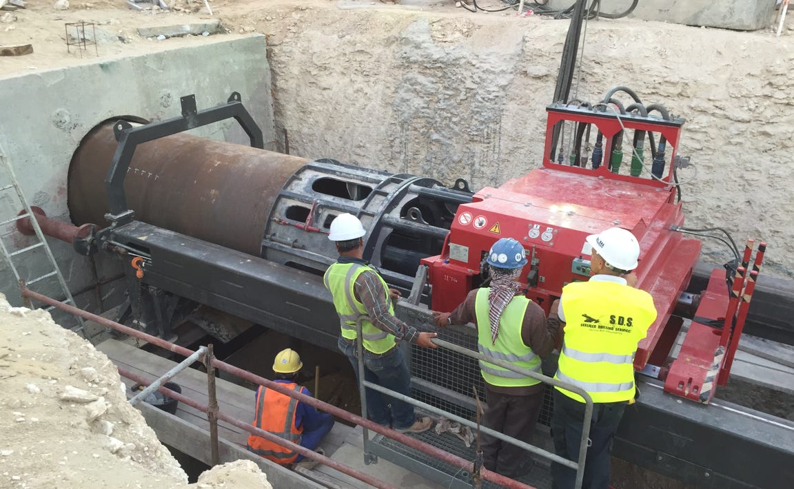 DIA 1370 mm to recover a micro tunnel head 